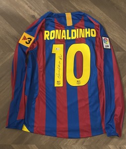 Ronaldinho Signed Barcelona Shirt Beckett Witnessed for sale on Ebay