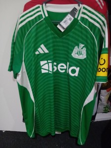 Men's XL 44 Chest. Adidas Newcastle United 2025 Green Away Football Shirt for sale on Ebay