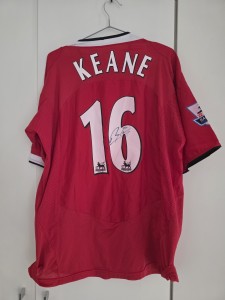 Manchester United 2004/2006 Jersey With Keane Signature for sale on Ebay