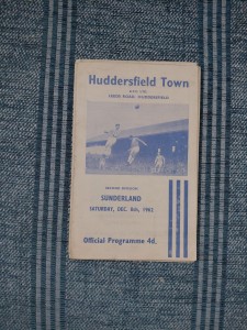 HUDDERSFIELD TOWN V SUNDERLAND ( SATURDAY 8TH DECEMBER 1962 ) for sale on Ebay