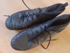 Men's NIKE Phantom LUNA FOOTBALL BOOTS size UK 12 -BLACK  for sale on Ebay