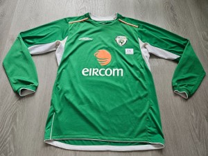 Mens Umbro Republic of Ireland Home football shirt 2004 - 2006 Size M for sale on Ebay