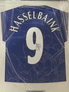 UNSEALED Jimmy Floyd Hasselbaink Signed Chelsea 2003-04 Shirt Display Fan Cave for sale on Ebay