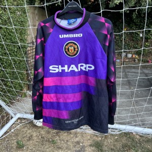 Vintage Manchester United 1996 Goalkeeper Football Shirt Umbro Size S (M) for sale on Ebay