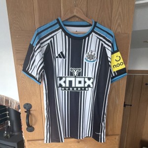 Newcastle United Official 26/27 Home Shirt Adults Size Large for sale on Ebay